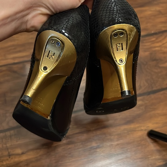 Vintage Snakeskin Fendi Pointed Toe Heels With Bow Detail - Picture 3 of 8